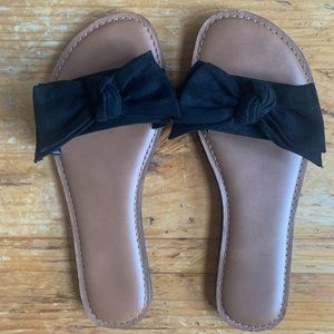 Sandals With Bow